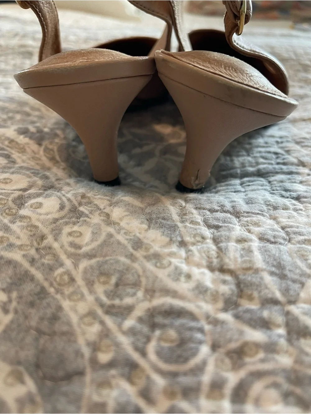 Clarks Artisan Heels Womens Sz 10 W Nude Block Patent Slingback Pointed Toe flaw